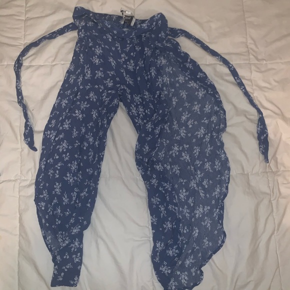 Blue Floral Two Piece Set - Picture 3 of 4